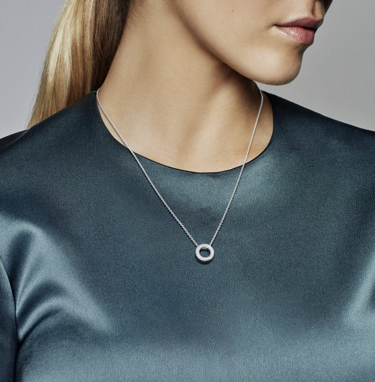 Necklace – Pandora Logo Pavé Circle Collier