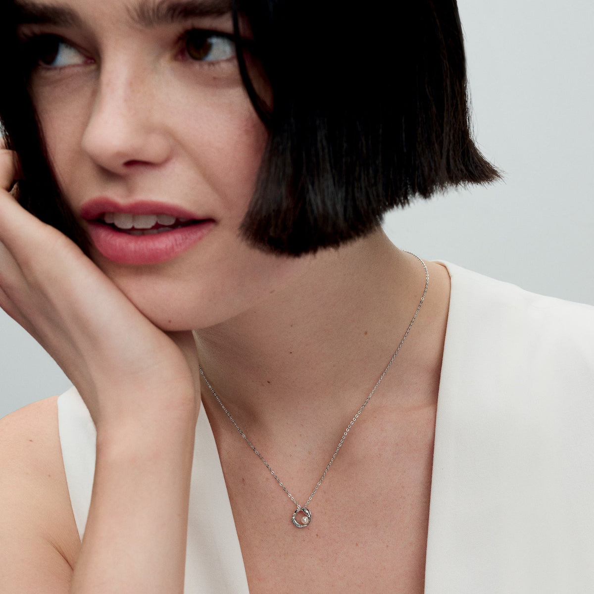 Necklace – Sterling Silver – Organically Shaped Pavé Circle & Treated Freshwater Cultured Pearl Collier