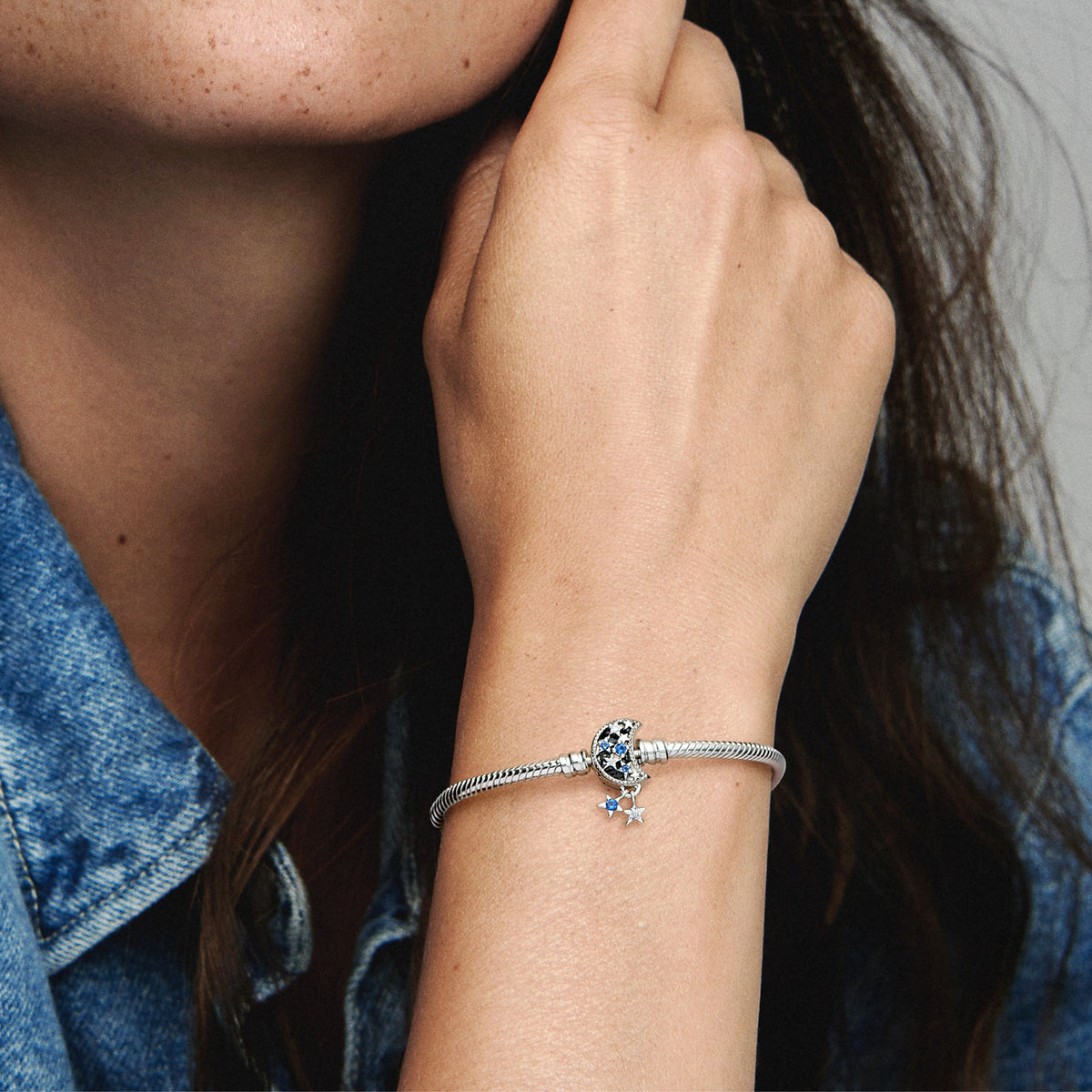 Chain Bracelet – Sterling Silver – Pandora Moments Sparkling Moon Clasp Snake