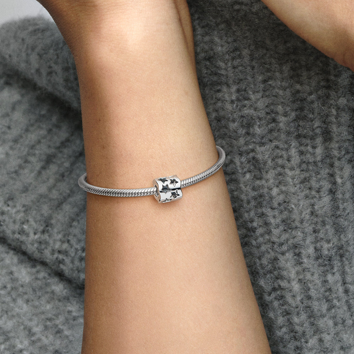 Charm – Sterling Silver – Cut-out Sparkling Star