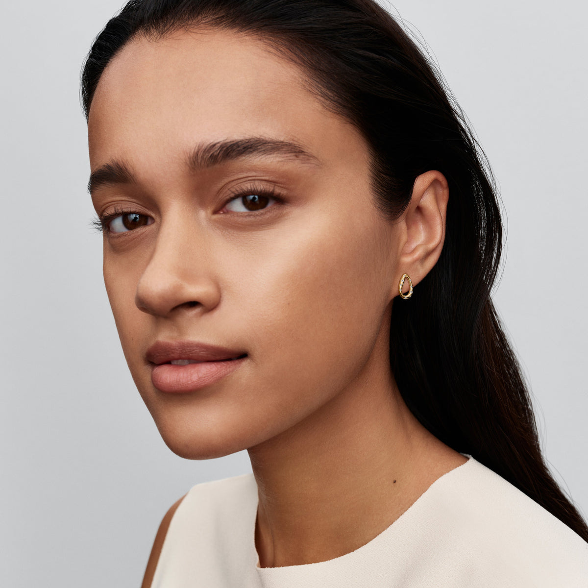 Stud Earrings – 14k Gold-Plated – Organically Shaped Stone-Set Oval