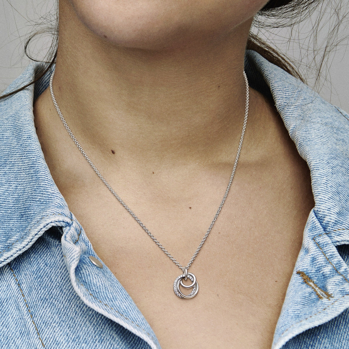 Pendant Necklace – Sterling Silver – Family Always Encircled