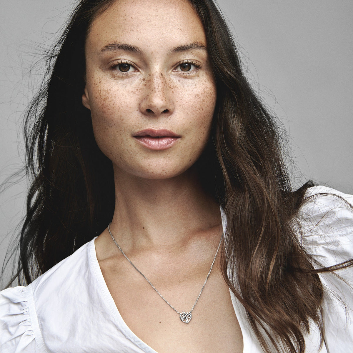 Necklace – Sterling Silver – Heart Family Tree Collier